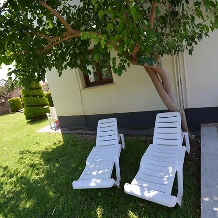 Holiday home Manolya Garden
