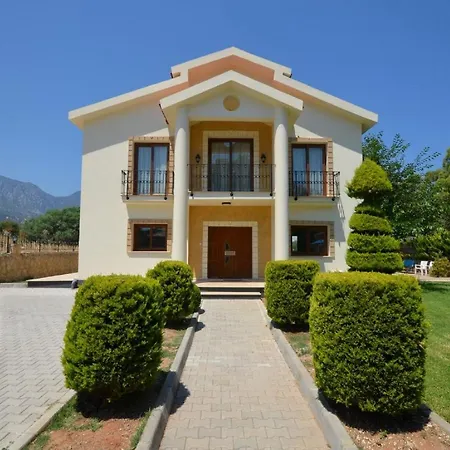Manolya Garden Holiday home